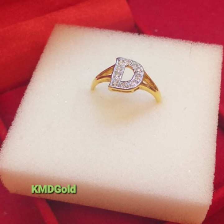 真金戒指（90%黄金），镶嵌立方氧化锆钻石