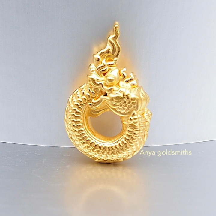 Anya Naga 蛇形吊坠 - 纯金首饰