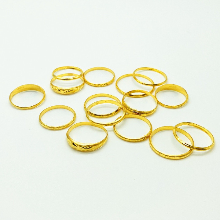 独一无二的14K金花纹蛋形戒指 | 金饰