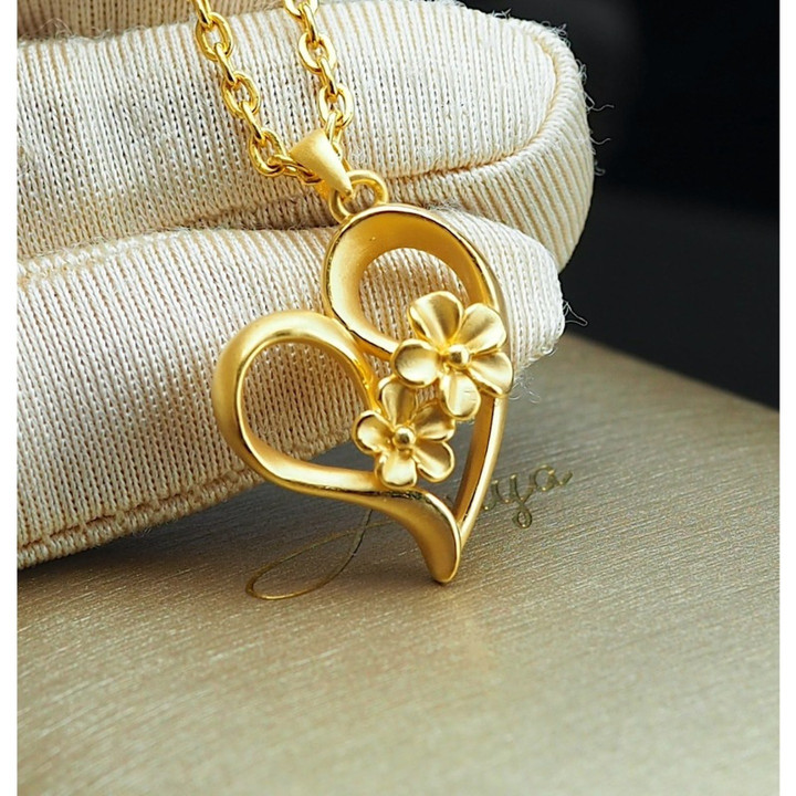Anya Daisy Heart Pendant - 99.9% Pure Gold