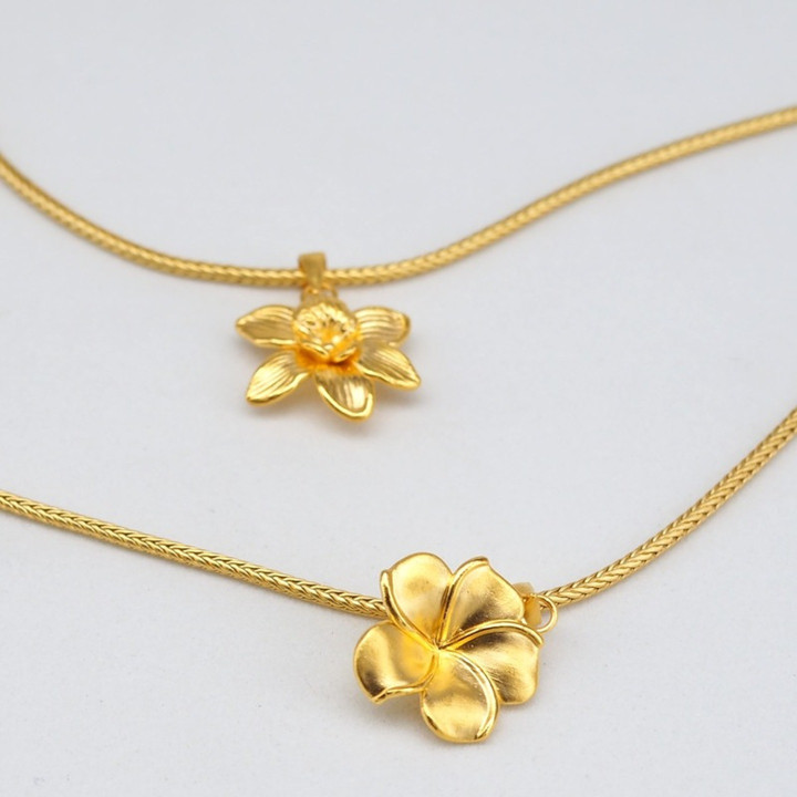 Fleur de frangipanier Anya en or 24 carats - Luxueuse et unique