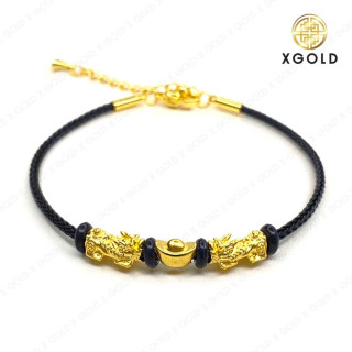 一对貔貅手持真金锭