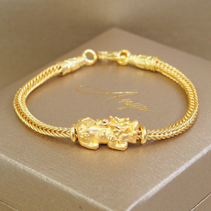Luxury Gold Bracelet - Benz Link Design & Charms