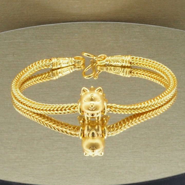 Luxury Gold Bracelet - Benz Link Design & Charms