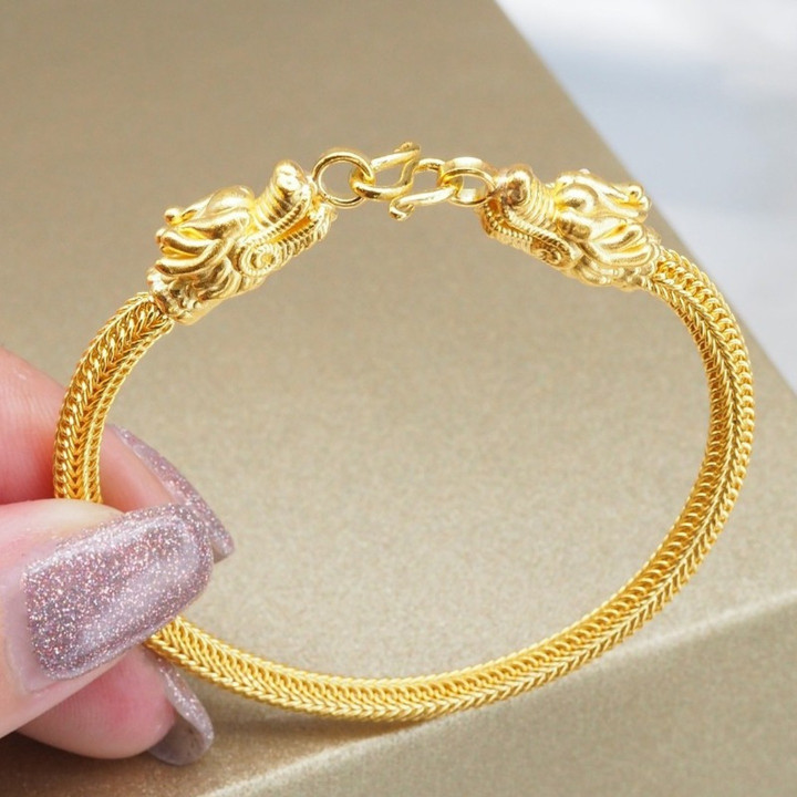 Luxury Gold Bracelet - Benz Link Design & Charms
