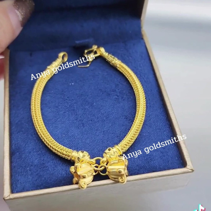 Luxury Gold Benz Chain Bracelet | 96.5% Pure & 2-Salung Pendant