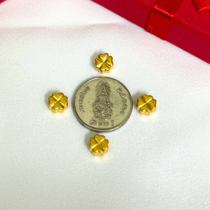 纯金四叶草吊坠 | 幸运护身符，附带真品证书