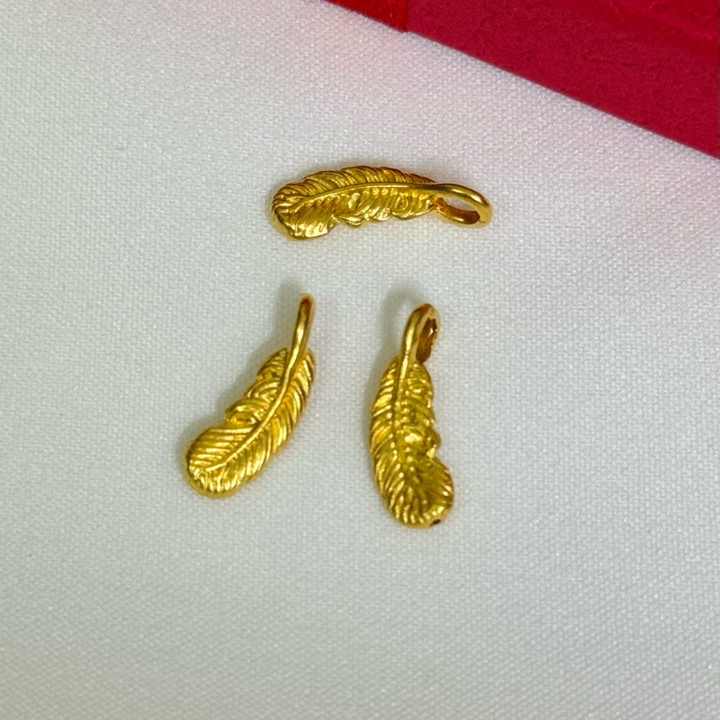 纯金吊坠 - 小巧精致，正品保证 | 回购保证