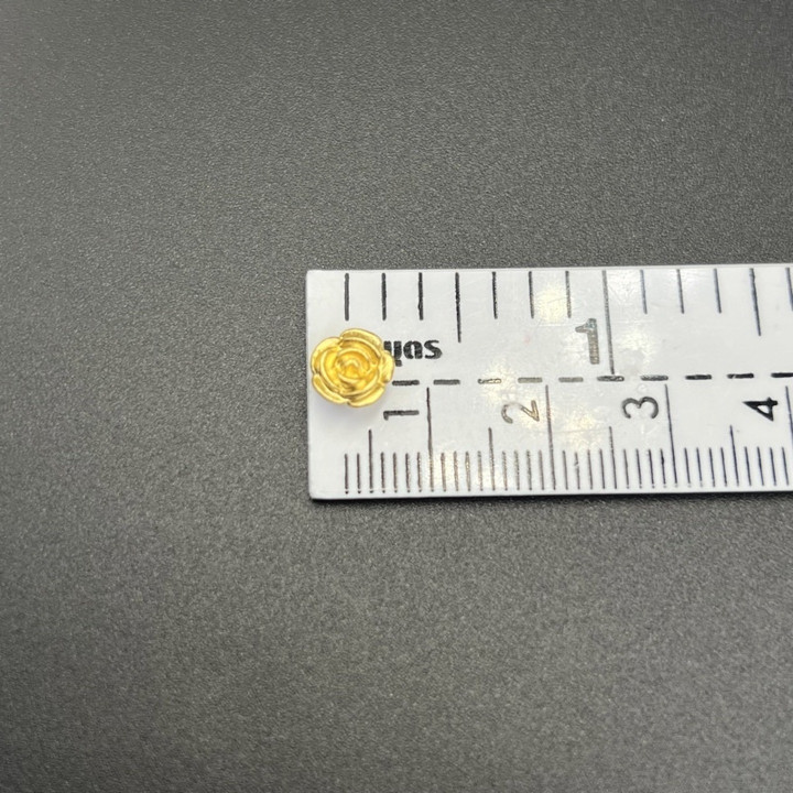 真金玫瑰吊坠 | 99.9%纯度，两种尺寸