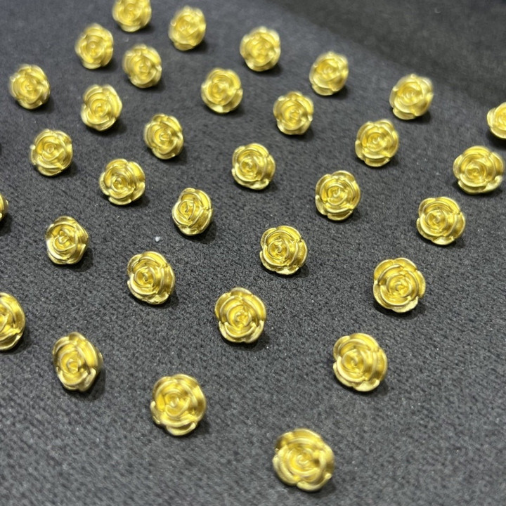真金玫瑰吊坠 | 99.9%纯度，两种尺寸