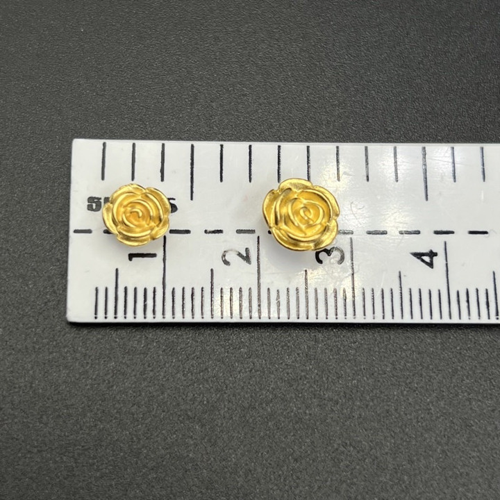 真金玫瑰吊坠 | 99.9%纯度，两种尺寸