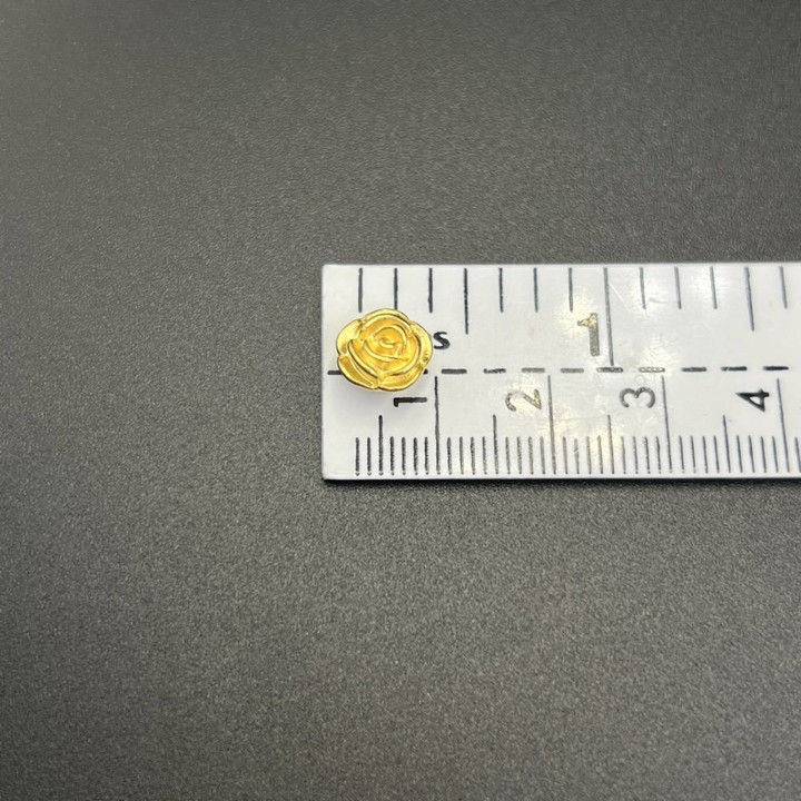 真金玫瑰吊坠 | 99.9%纯度，两种尺寸