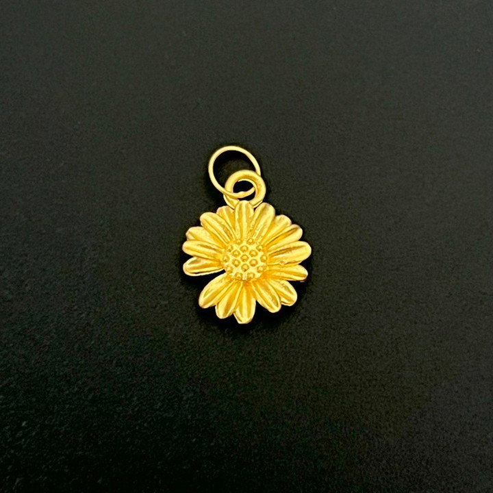 纯金吊坠 | 99.9% 黄金，精致且经认证