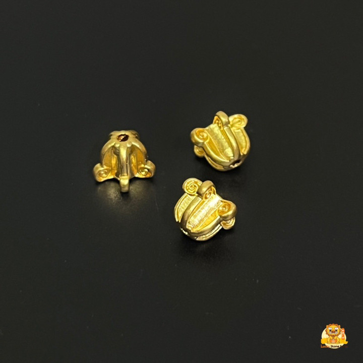 纯金花朵吊坠 - 99.9% 真品保证