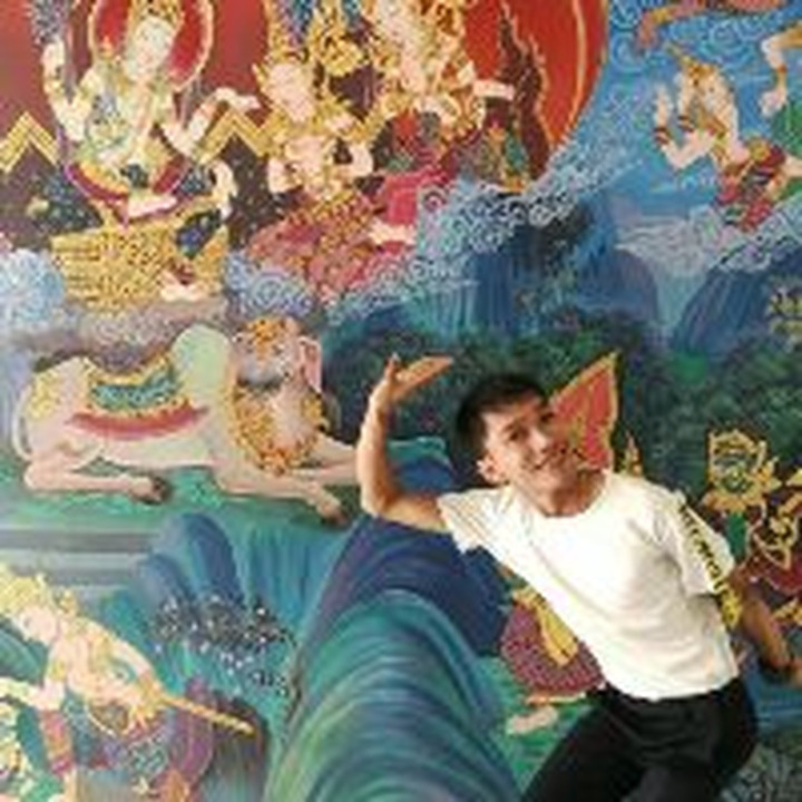 纯金花朵吊坠 - 99.9% 真品保证