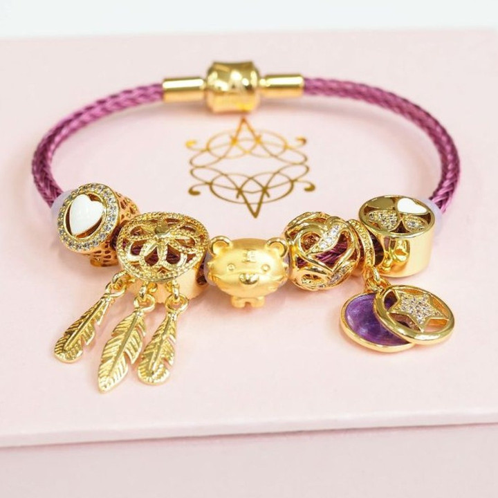 用 Anya 24K 金吊坠庆祝虎年