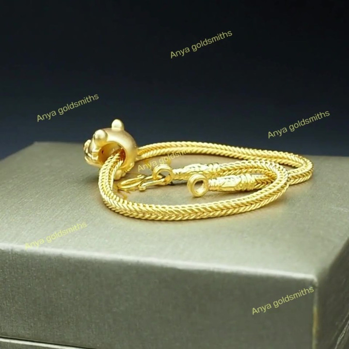 用 Anya 24K 金吊坠庆祝虎年