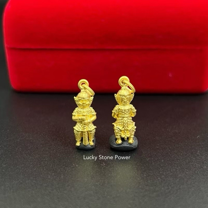 纯金 Thao Wessuwan 吊坠 | 经鉴定，精美绝伦