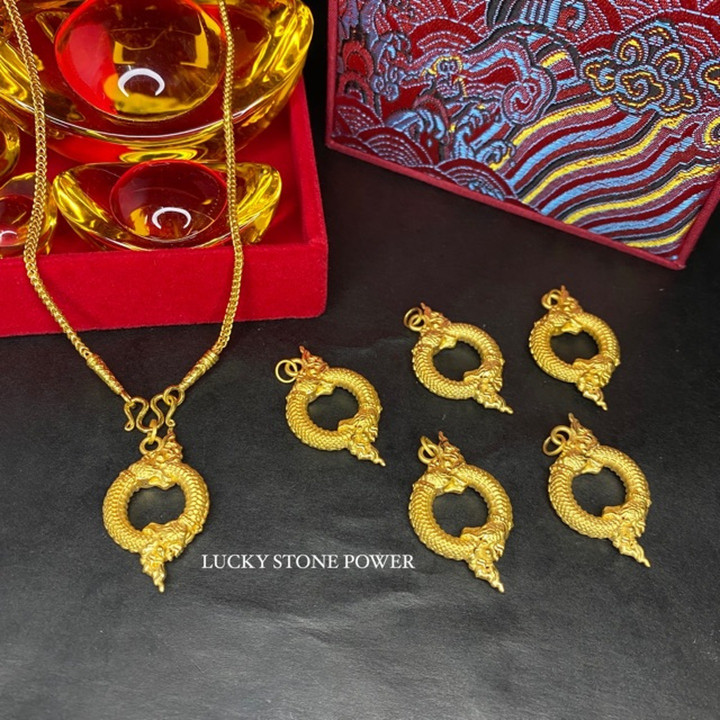 纯金蛇形套索吊坠 | 正品奢华