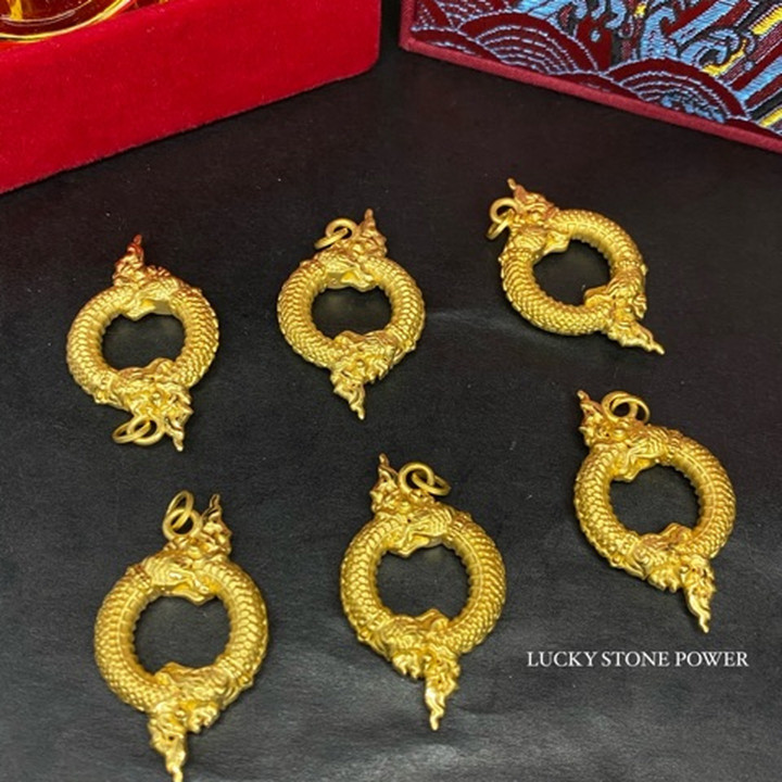 纯金蛇形套索吊坠 | 正品奢华