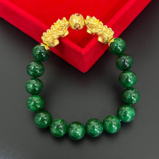 玉貔貅手链 - 风水吉祥物，寓意好运与繁荣