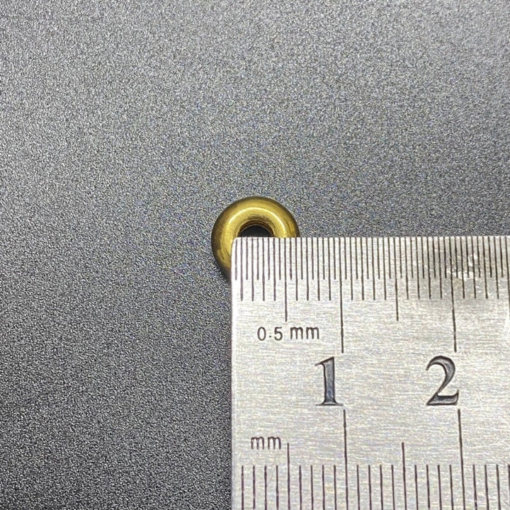 纯金戒指 | 99.99% 真品 | 0.4-0.5克，附带证书