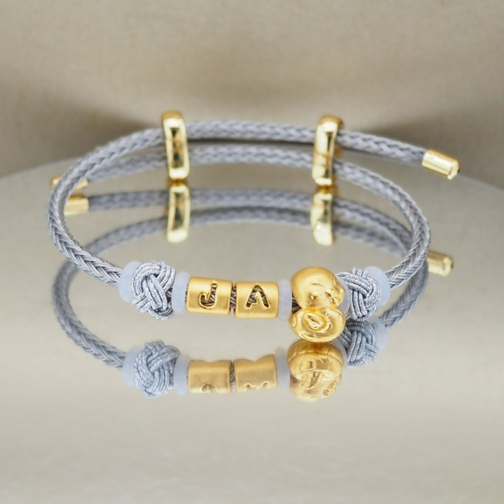 Anya 吊坠：蛇年款，99.99% 纯金