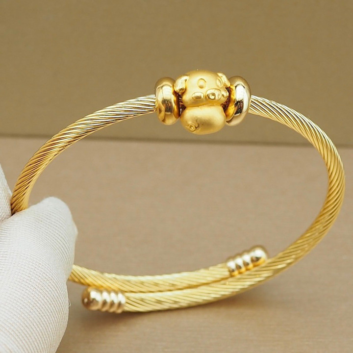 黄金安雅吊坠 | 猪年 | 99.9% 纯金