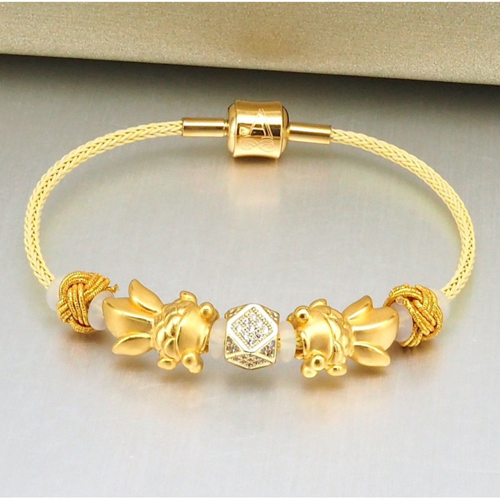 纯金安雅魅力金鱼吊坠 - 奢华金鱼吊坠