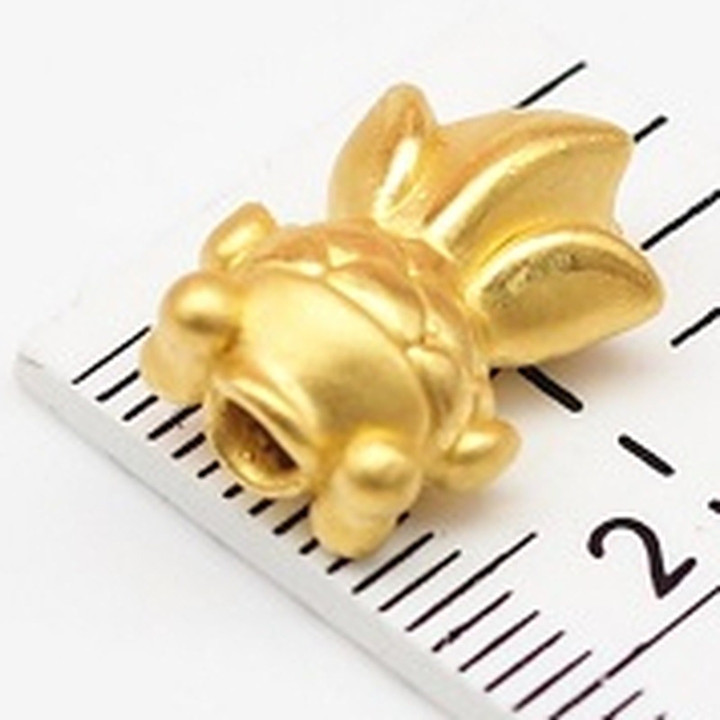 纯金安雅魅力金鱼吊坠 - 奢华金鱼吊坠