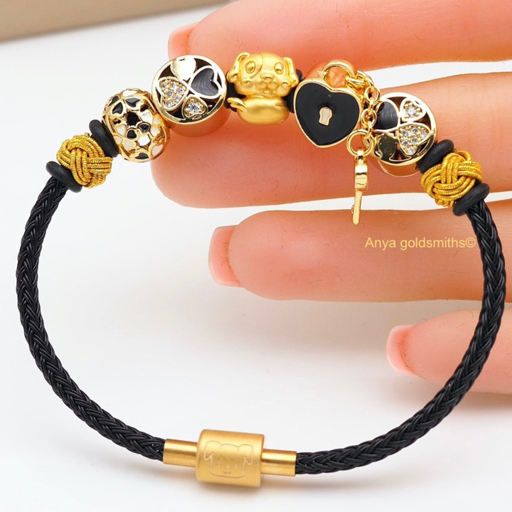 纯金安雅吊坠 | 狗年收藏品