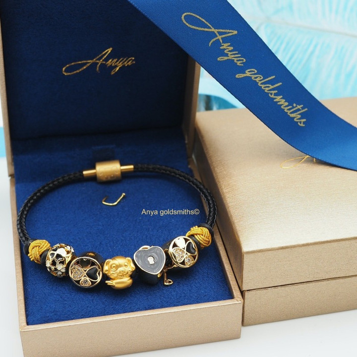 纯金安雅吊坠 | 狗年收藏品