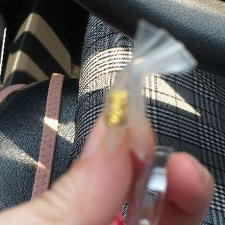 OJ GOLD Genuine Strawberry Design Gold Earrings (0.6g)