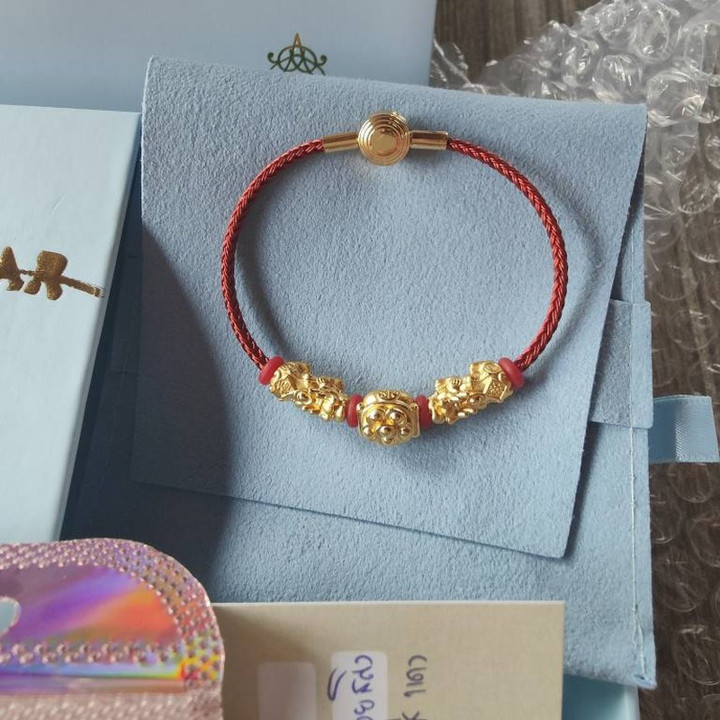 纯金貔貅吊坠 - 吉祥富贵的象征