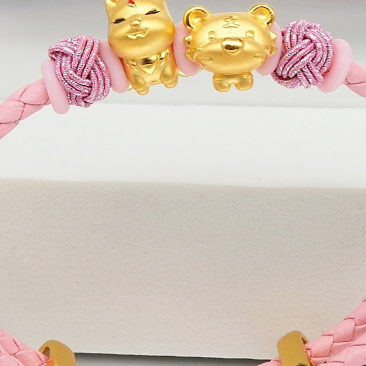 Pure Gold Nine-Tailed Fox Anya Charm | Luxury Jewelry