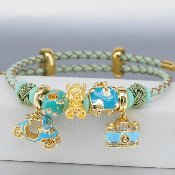 纯金小龙吊坠 - Anya 系列