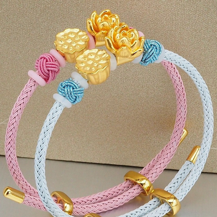 纯金莲花吊坠 | Anya珠宝设计