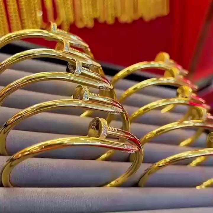 瑞士钻石镶嵌钉手链 - 镀金