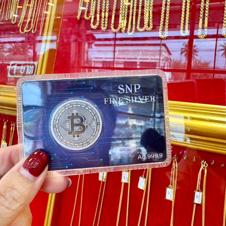 قلادة بيتكوين من الفضة الخالصة (1 باهت)