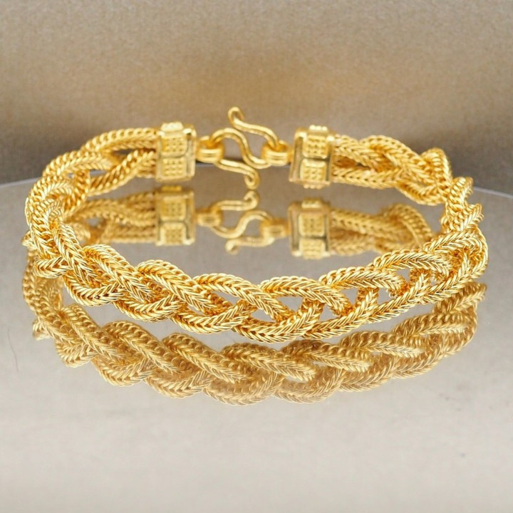 Luxurious 24k Gold Bracelet with Customizable Design