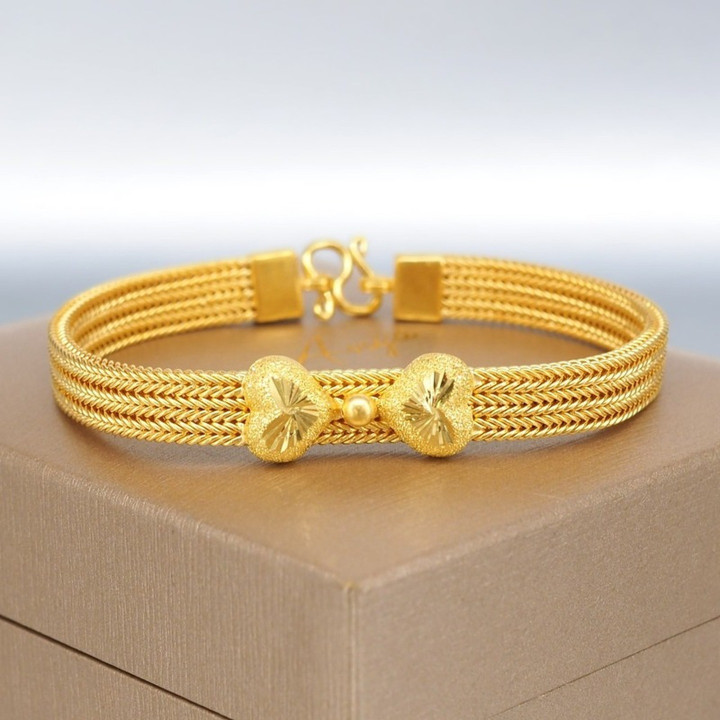 Luxurious 24k Gold Bracelet with Customizable Design