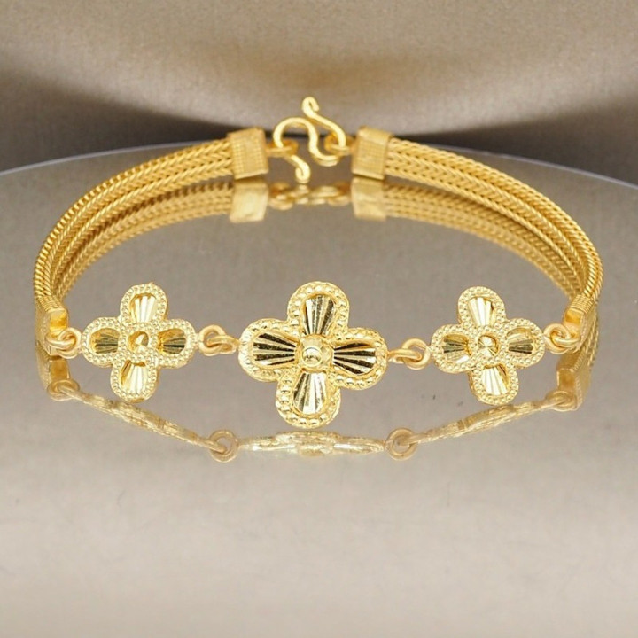 Luxurious 24k Gold Bracelet with Customizable Design