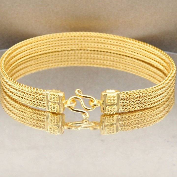 Luxurious 24k Gold Bracelet with Customizable Design