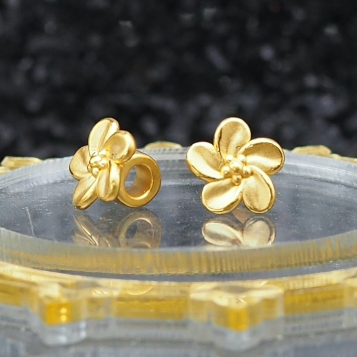 Pure Gold Hibiscus Flower Charm by Anya | Fine Jewelry