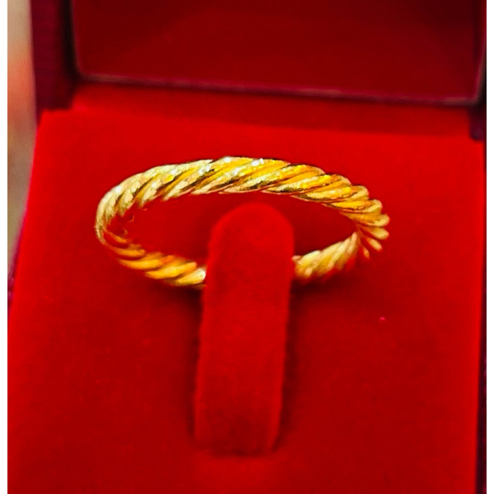 KMDGOLD 出品的 14K 真金 Salung 戒指