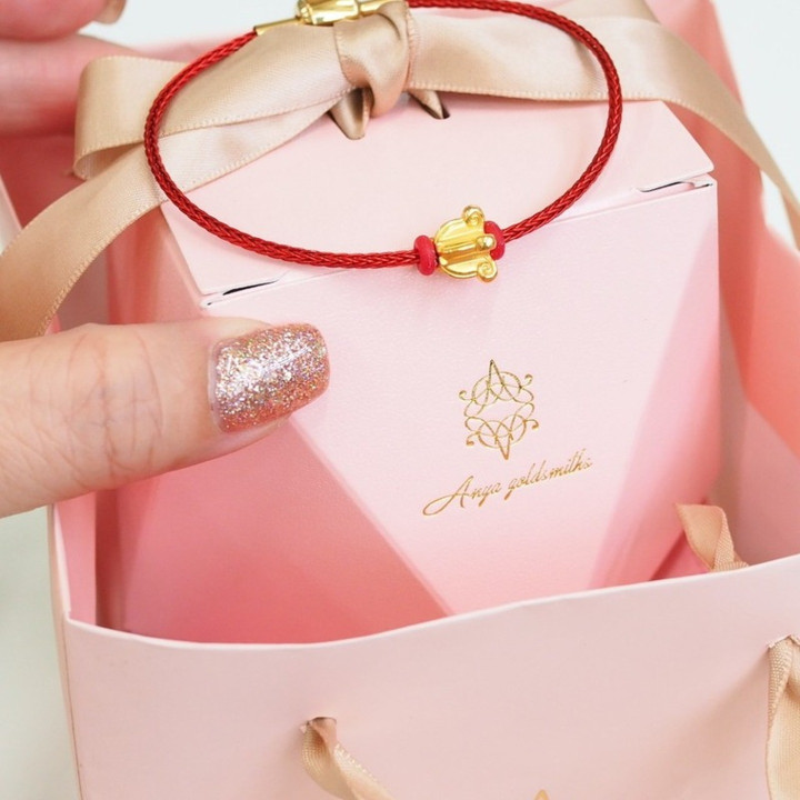 纯金爱心花朵吊坠 | Anya 吊坠（小号）