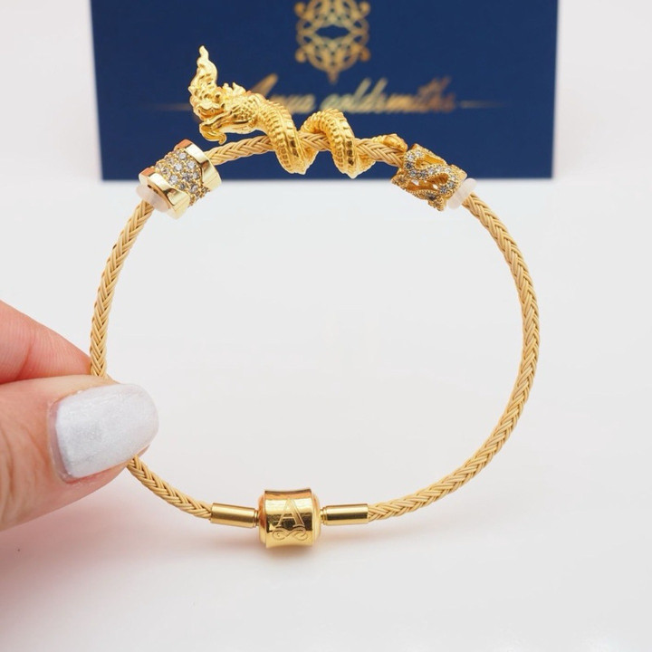 纯金安雅娜迦蛇吊坠 | 神话珠宝