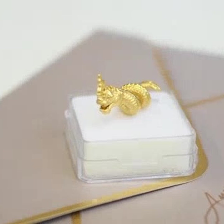 纯金安雅娜迦蛇吊坠 | 神话珠宝