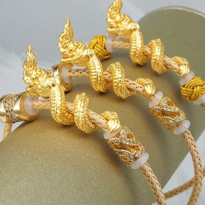 纯金安雅娜迦蛇吊坠 | 神话珠宝