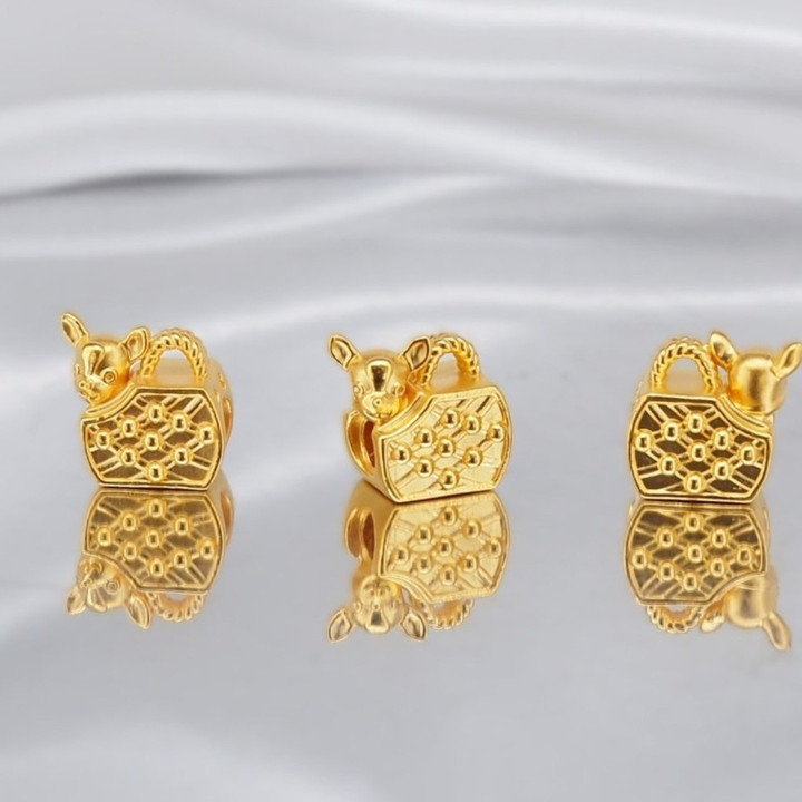 奢华黄金安雅狗狗吊坠 - .999 纯金